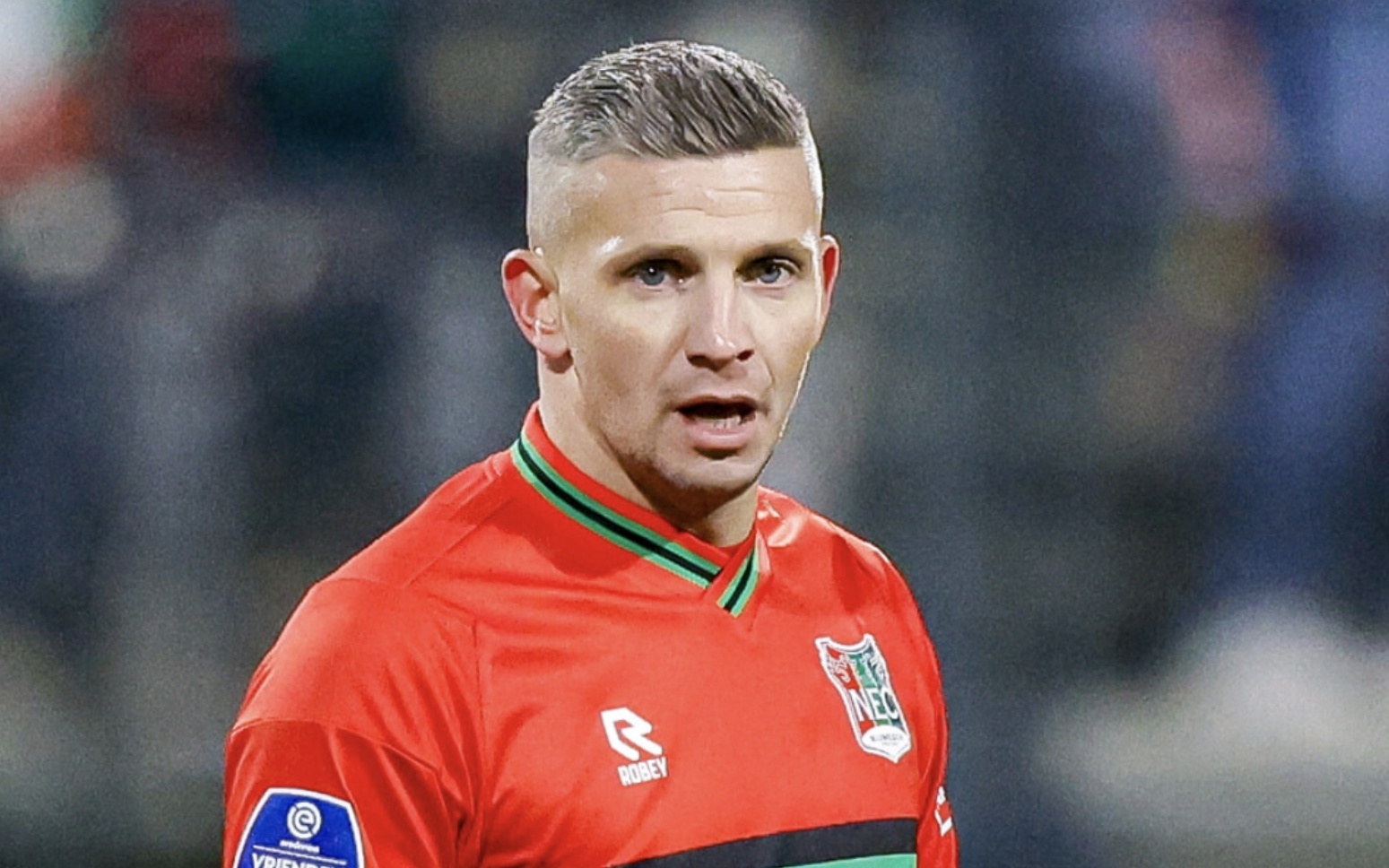 欧足联的决 欧足联的决