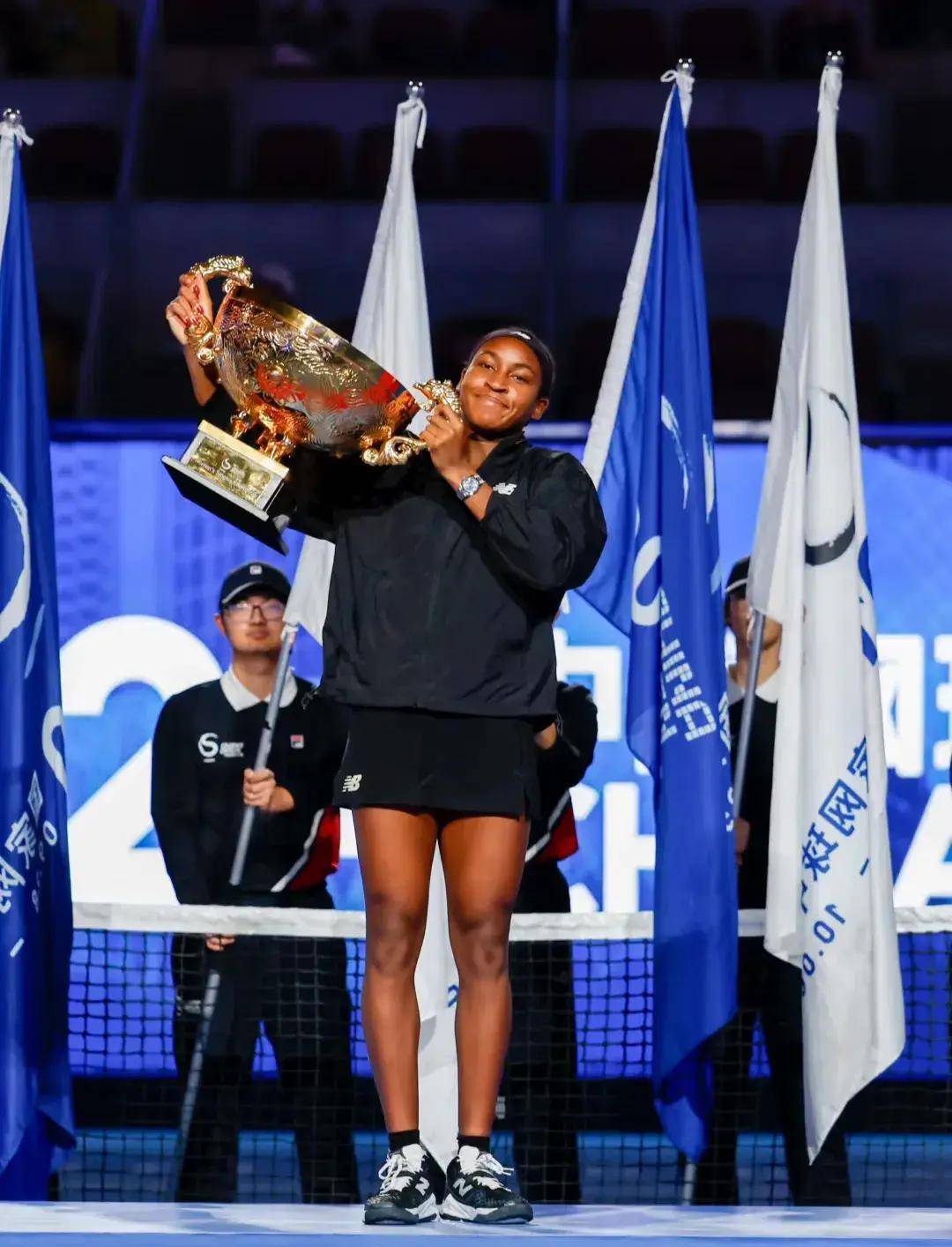 上始终处于 上始终处于