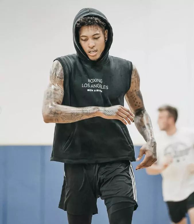 小将赛后拥 小将赛后拥